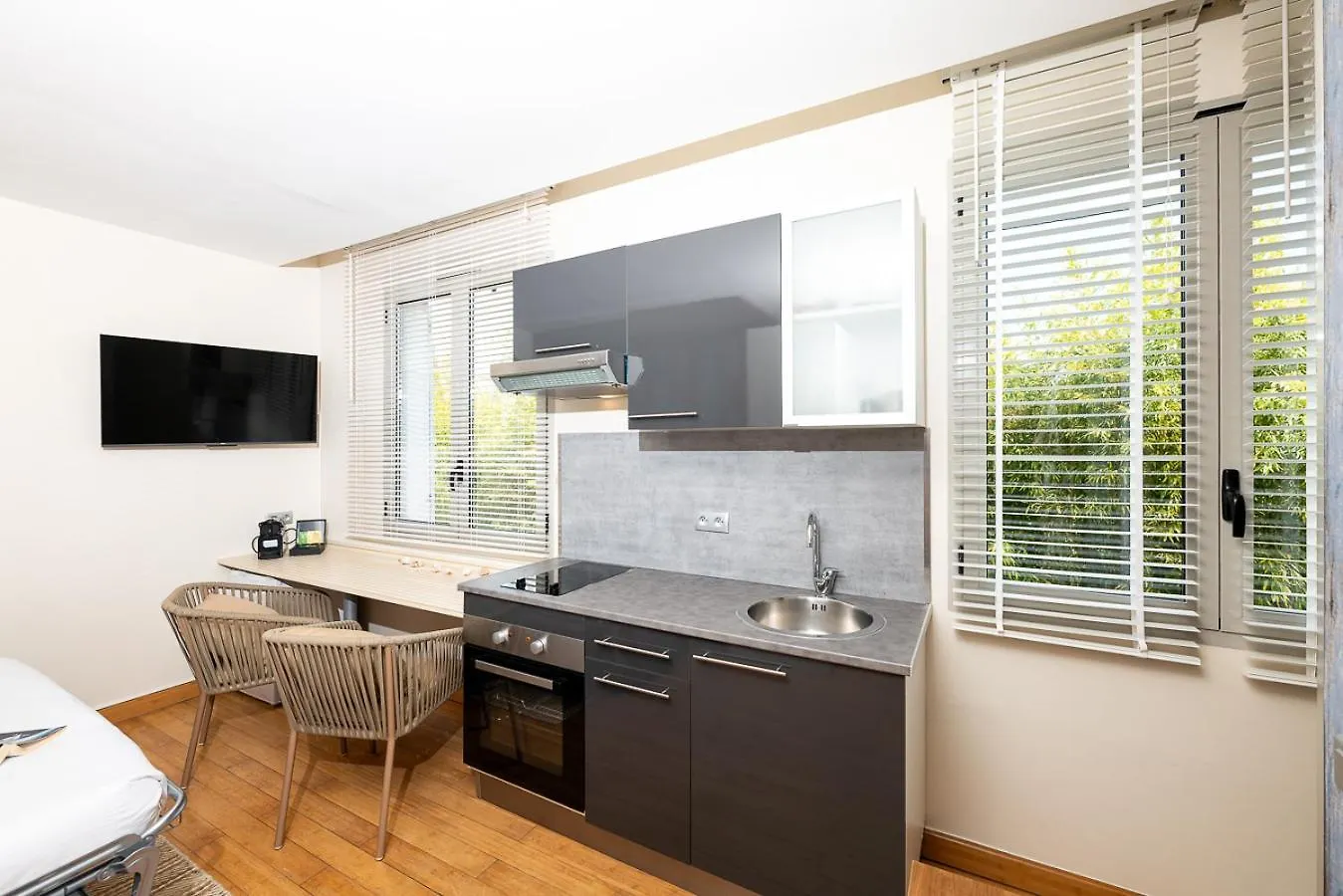 Studio Meuble Mandara Beach Bungalow - Antibes - Juan-Les-Pins - French Riviera Apartment